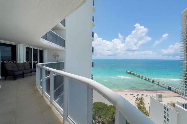 Foto del edificio - 16711 Collins Ave