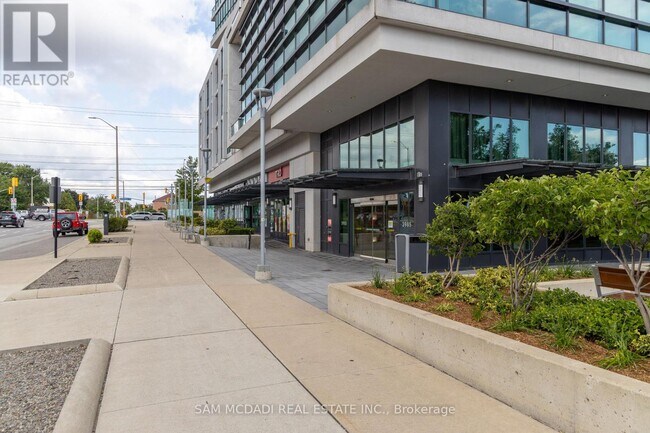 Building Photo - 3985-3985 Grand Park Dr