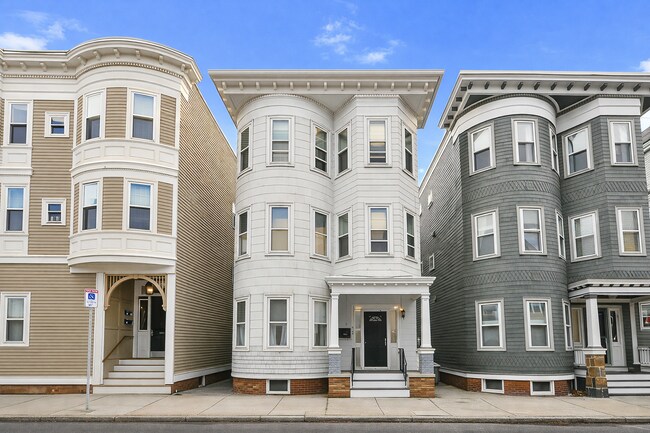 Foto del edificio - 910 E 4th St