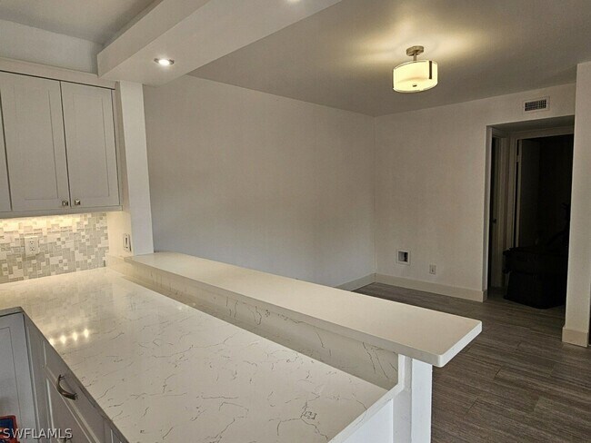 Building Photo - 4025 Sandlewood Ln