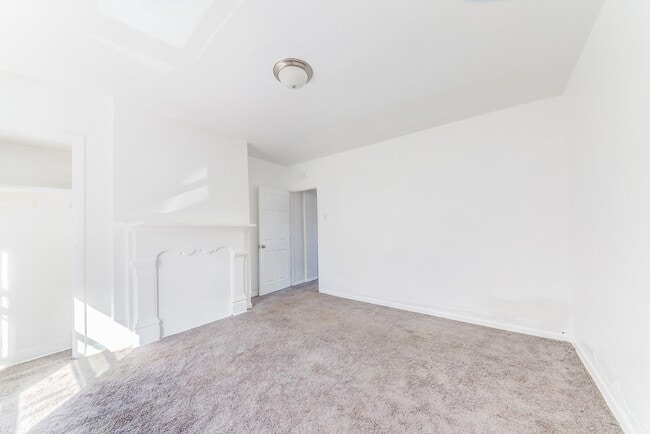 Building Photo - 919 Lillian St