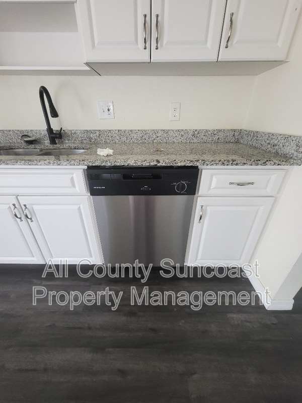 Foto del edificio - 7450 35th St N