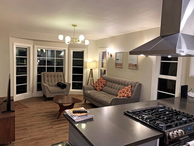 Foto del edificio - 3467 W 71st St