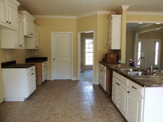 Foto del edificio - 634 Winifred Rd