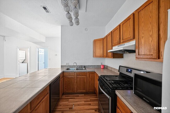 Foto del edificio - 2500 Eaton St