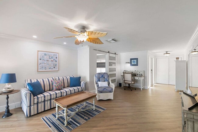 Foto del edificio - 685 N Barfield Dr