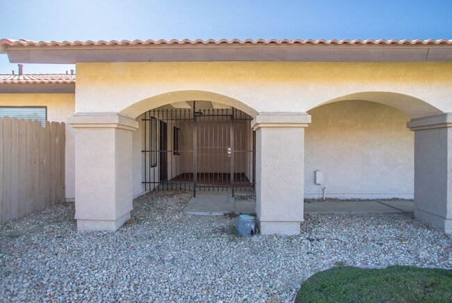 Building Photo - 78723 Ave 42