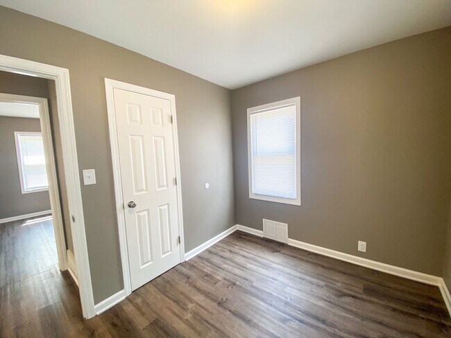 Foto del edificio - 5612 W Carmen Ave