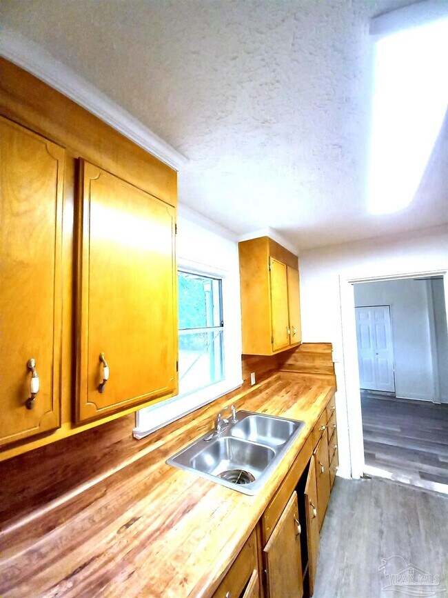 Foto del edificio - 113 Berkley Dr