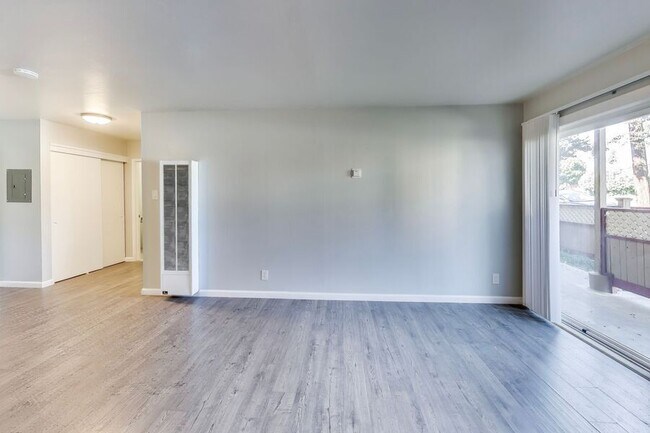 Foto del edificio - 22555 Linden St