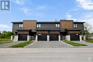 Building Photo - 324 Lewis St W