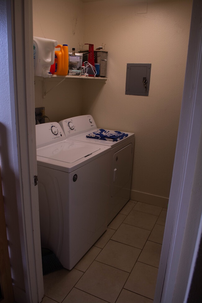 Washer & Dryer - 1709 Baker Ct