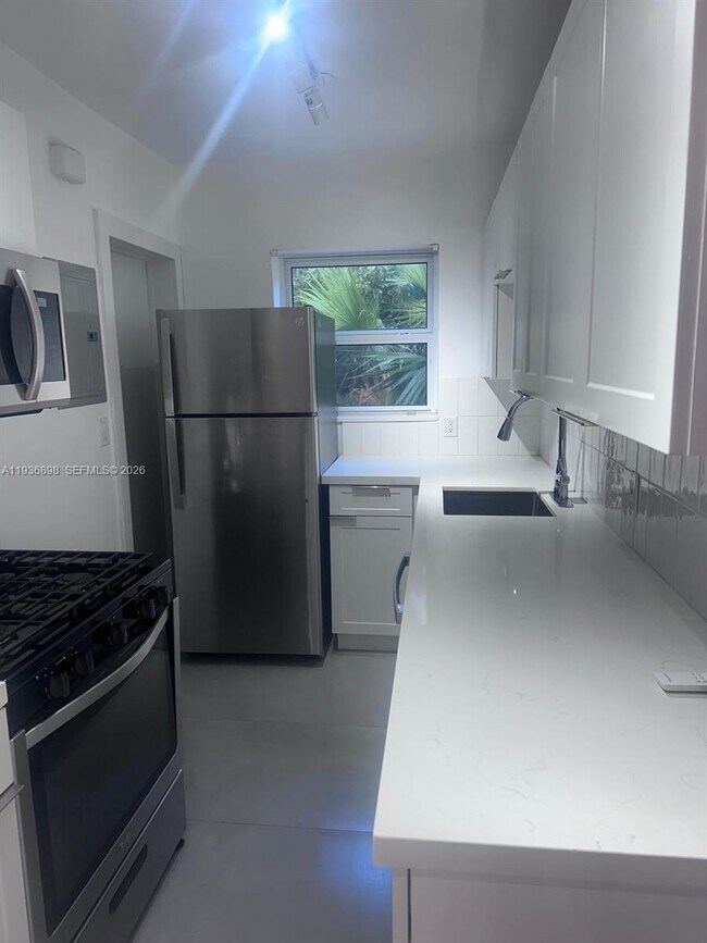 Foto del edificio - 10070 E Bay Harbor Dr