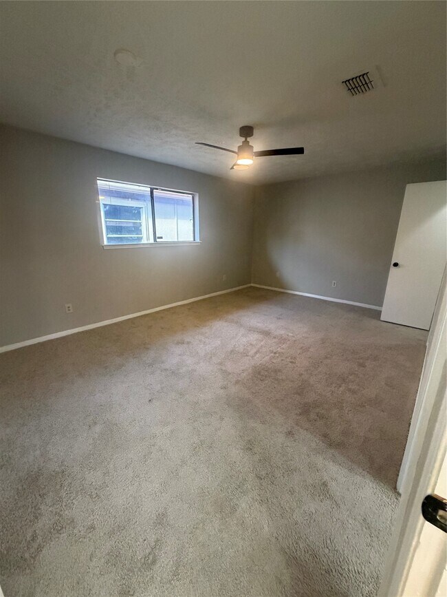 Foto del edificio - 36 Pinehurst Ln
