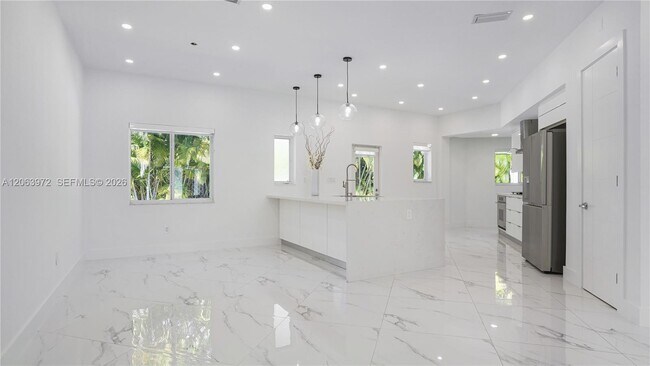 Foto del edificio - 711 Sunset Rd