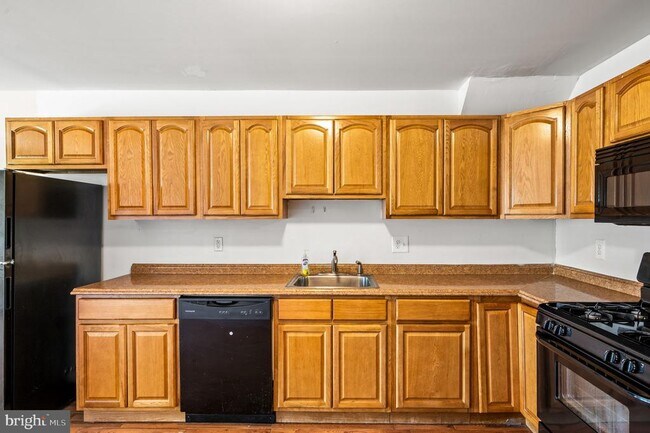 Building Photo - 1256 S 45th St