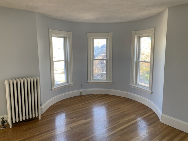 Living Room - 74 Lincoln Ave