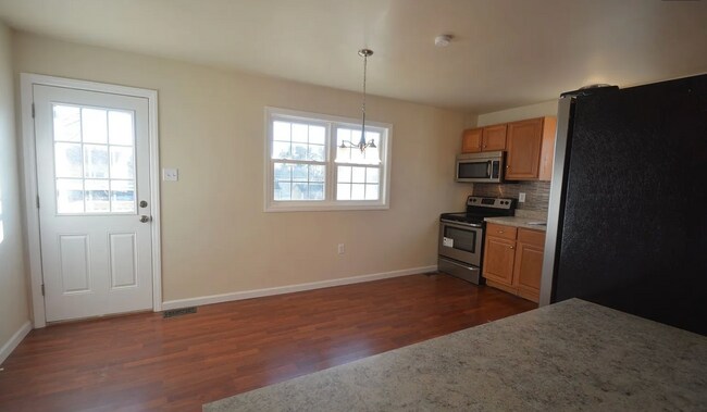 Foto del edificio - Move-In Ready 4-Bedroom Single Family Home...