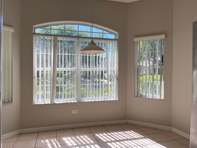 Foto del edificio - 968 Ridgewood Ln