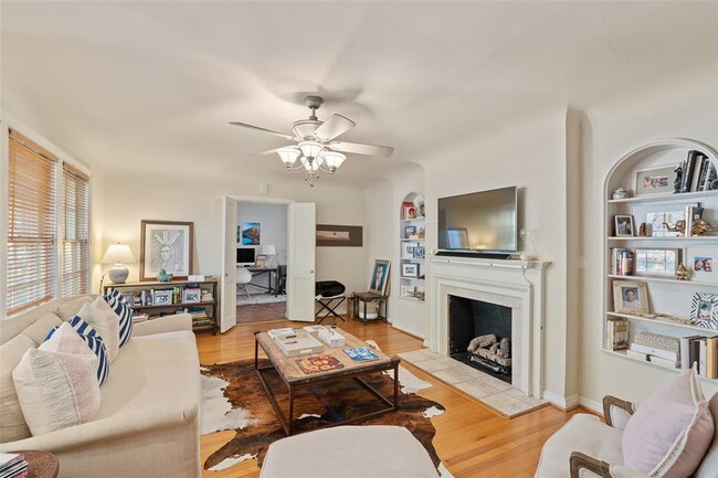 Foto del edificio - 4513 Fairway Ave