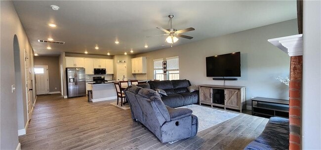 Building Photo - 2041 Tallgrass Ter