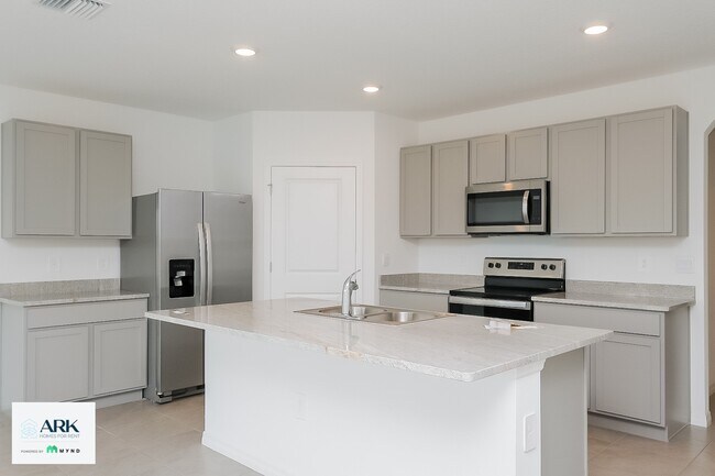 Building Photo - 17305 Reserva Dr