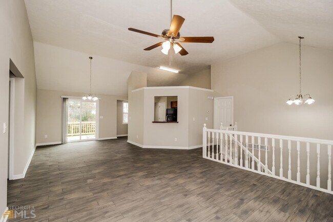 Foto del edificio - 7220 Myrtle Ln