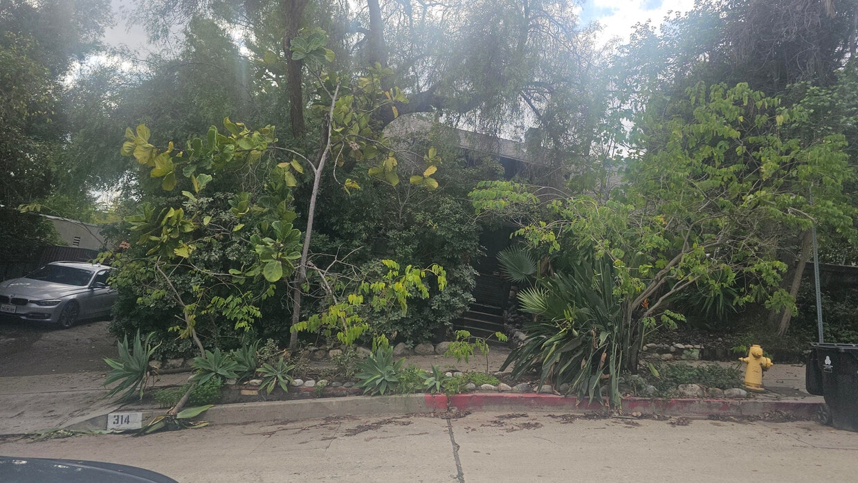 Primary Photo - 314 W Ave 43