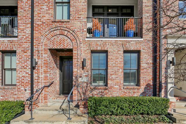 Building Photo - 640 S Pearl Expy