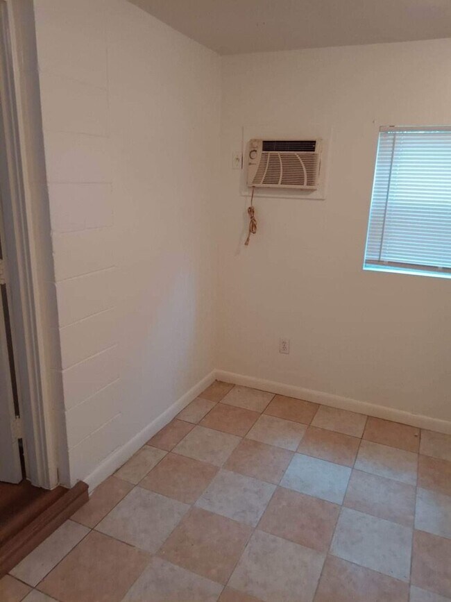 Foto del edificio - Convenient Cedar Hills Living Near Shopping & Major Roads