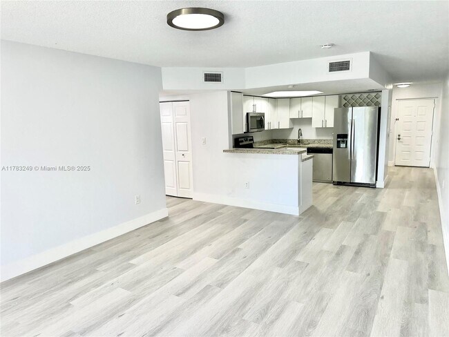 Building Photo - 8373 Lake Dr