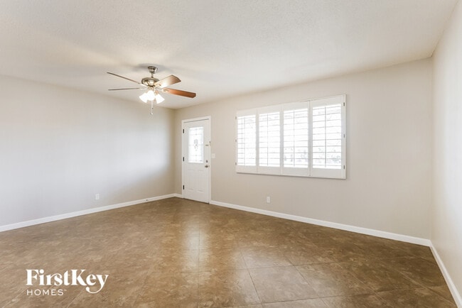 Building Photo - 3102 W Charter Oak Rd