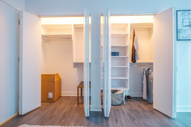 Foto del edificio - 211 W Hubbard St