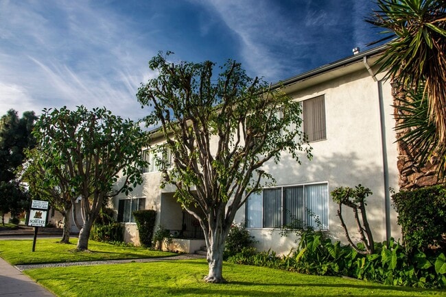 Building Photo - ACACIA