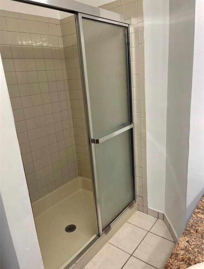 Foto del edificio - 2888 Edgehill Ln