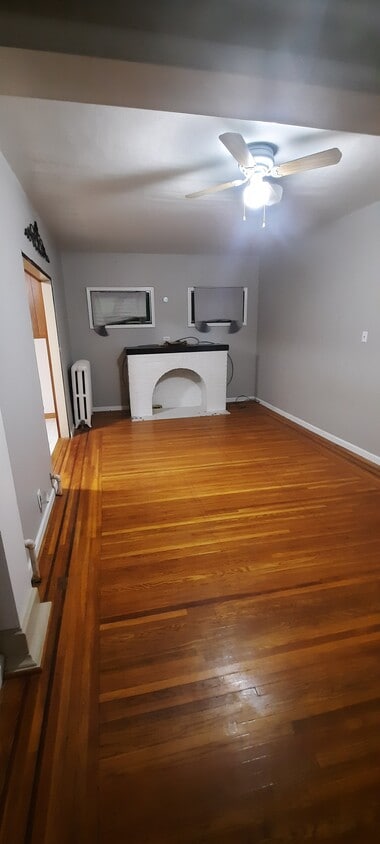 Primary Photo - 369 Reiman St