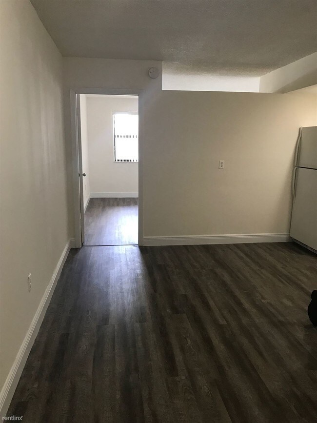 Building Photo - 2 br, 2 bath  - 18255 NW 68th Ave