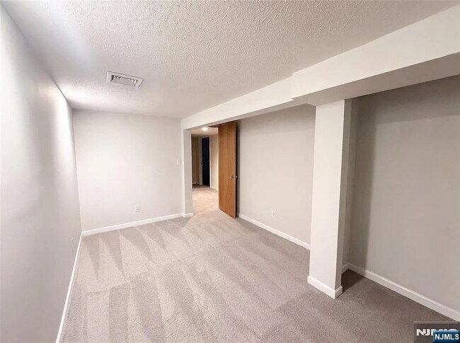 Foto del edificio - 222-36 41st Ave