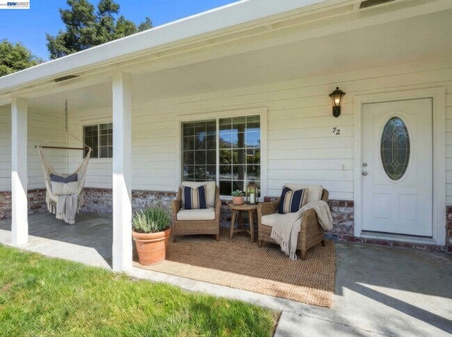 Foto del edificio - 72 Orchard Ct