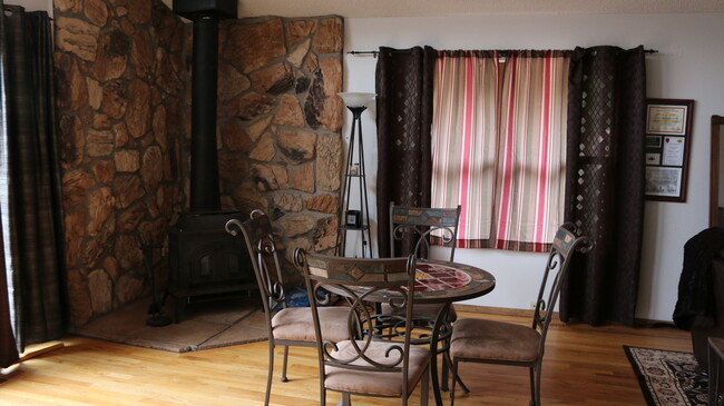 Building Photo - Mountain Living Home For Rent in Cascade, CO