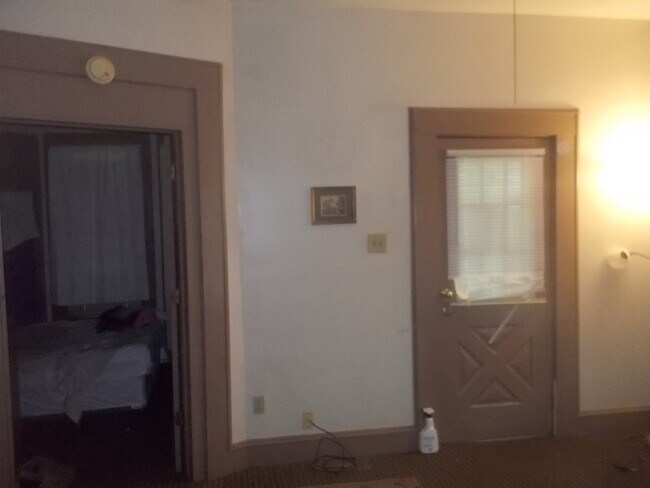 Habitación delantera - 1433 E Main St