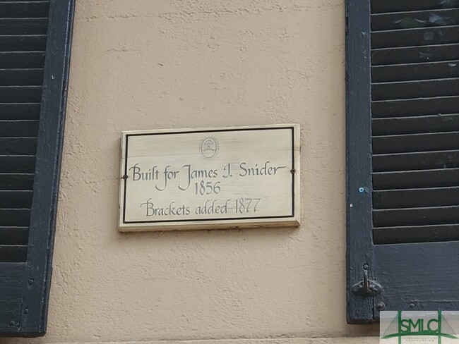 Foto del edificio - 208 E Jones St