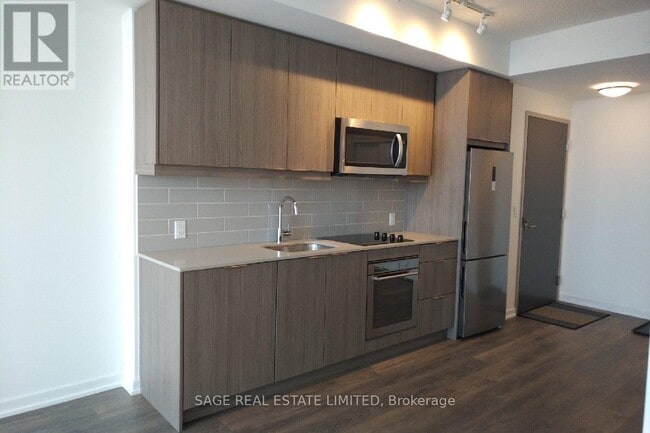 Building Photo - 32 Forest Manor Rd