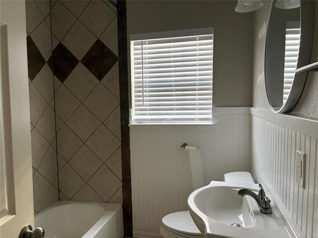 Foto del edificio - 5704 Hiett Ct