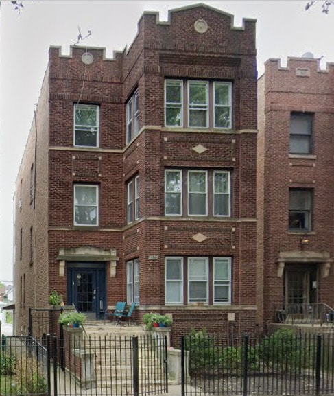 Primary Photo - 4335 N Sacramento Ave