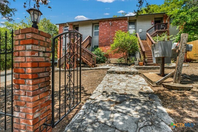 Foto del edificio - 430 Lindsey St