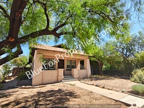 Building Photo - 827 E Helen St