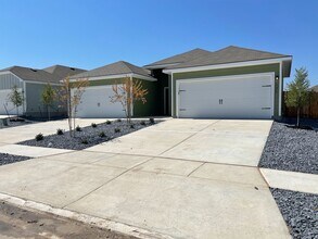 Building Photo - 627 Heathers Wy