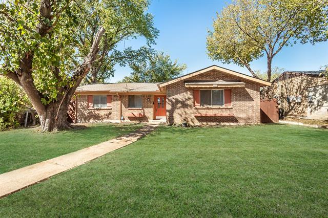 Foto principal - 2121 Travis Dr