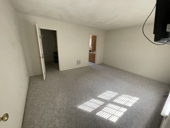 Master bedroom - 4505 Colonial Place Dr